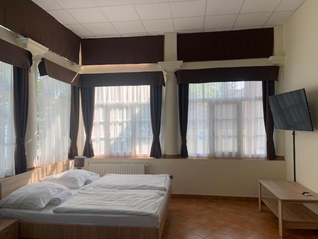Bf Hotel Balatonfoldvar Bagian luar foto