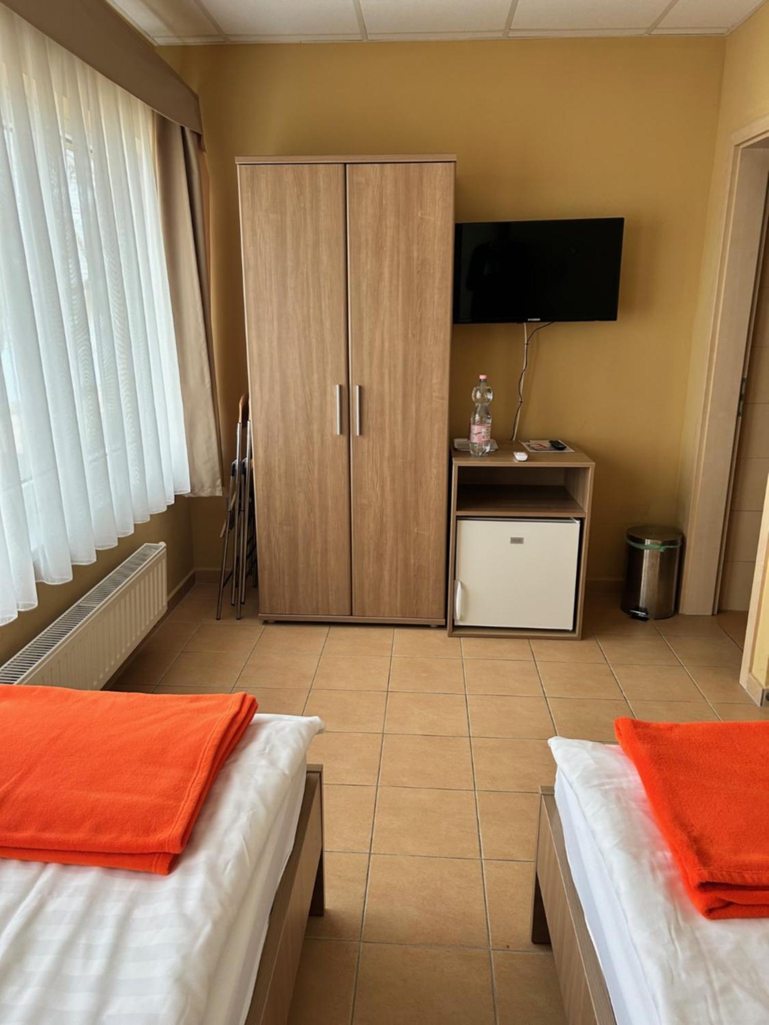 Bf Hotel Balatonfoldvar Bagian luar foto
