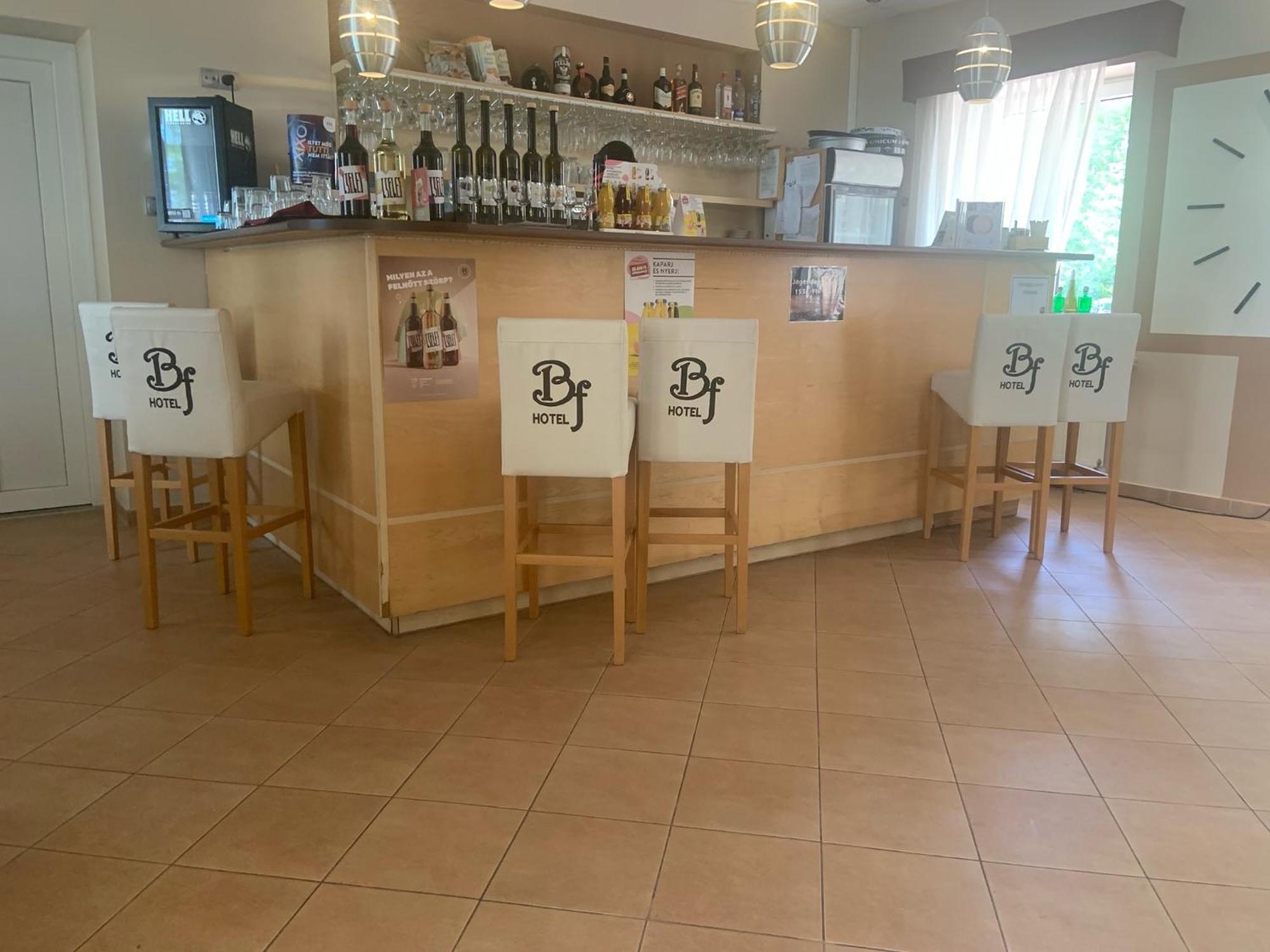 Bf Hotel Balatonfoldvar Bagian luar foto