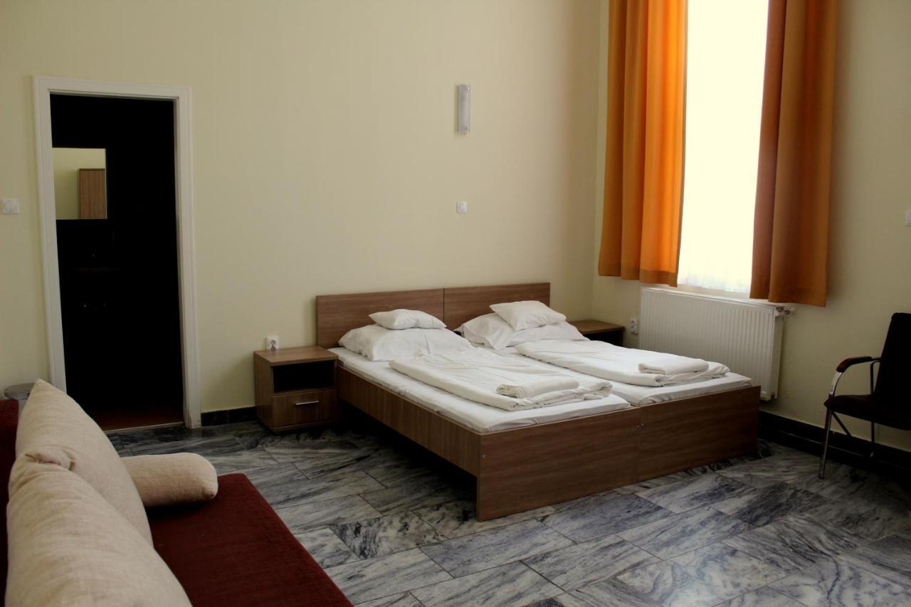 Bf Hotel Balatonfoldvar Bagian luar foto