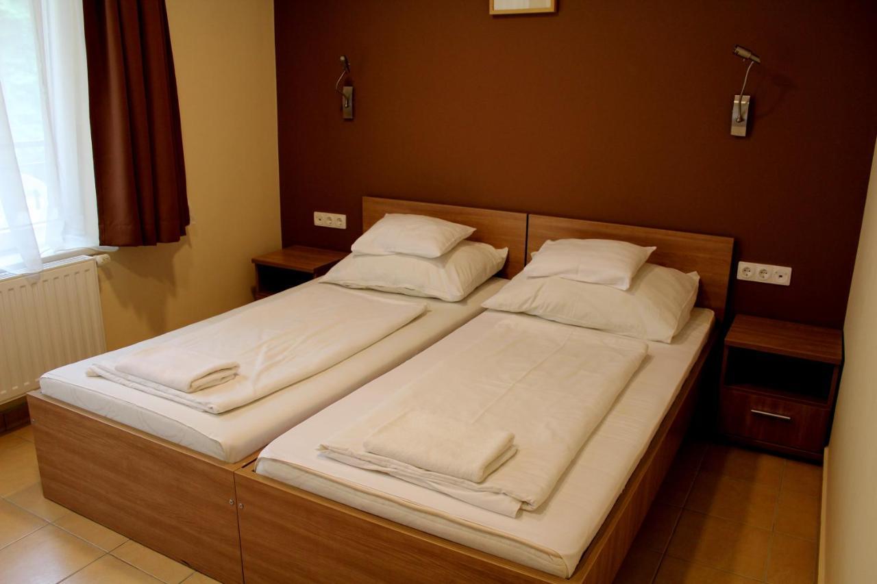 Bf Hotel Balatonfoldvar Bagian luar foto