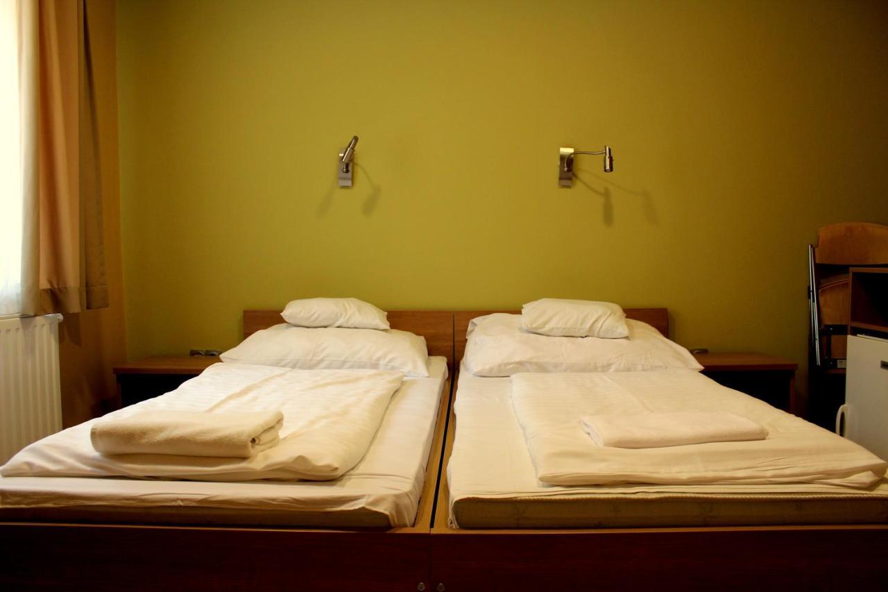Bf Hotel Balatonfoldvar Bagian luar foto