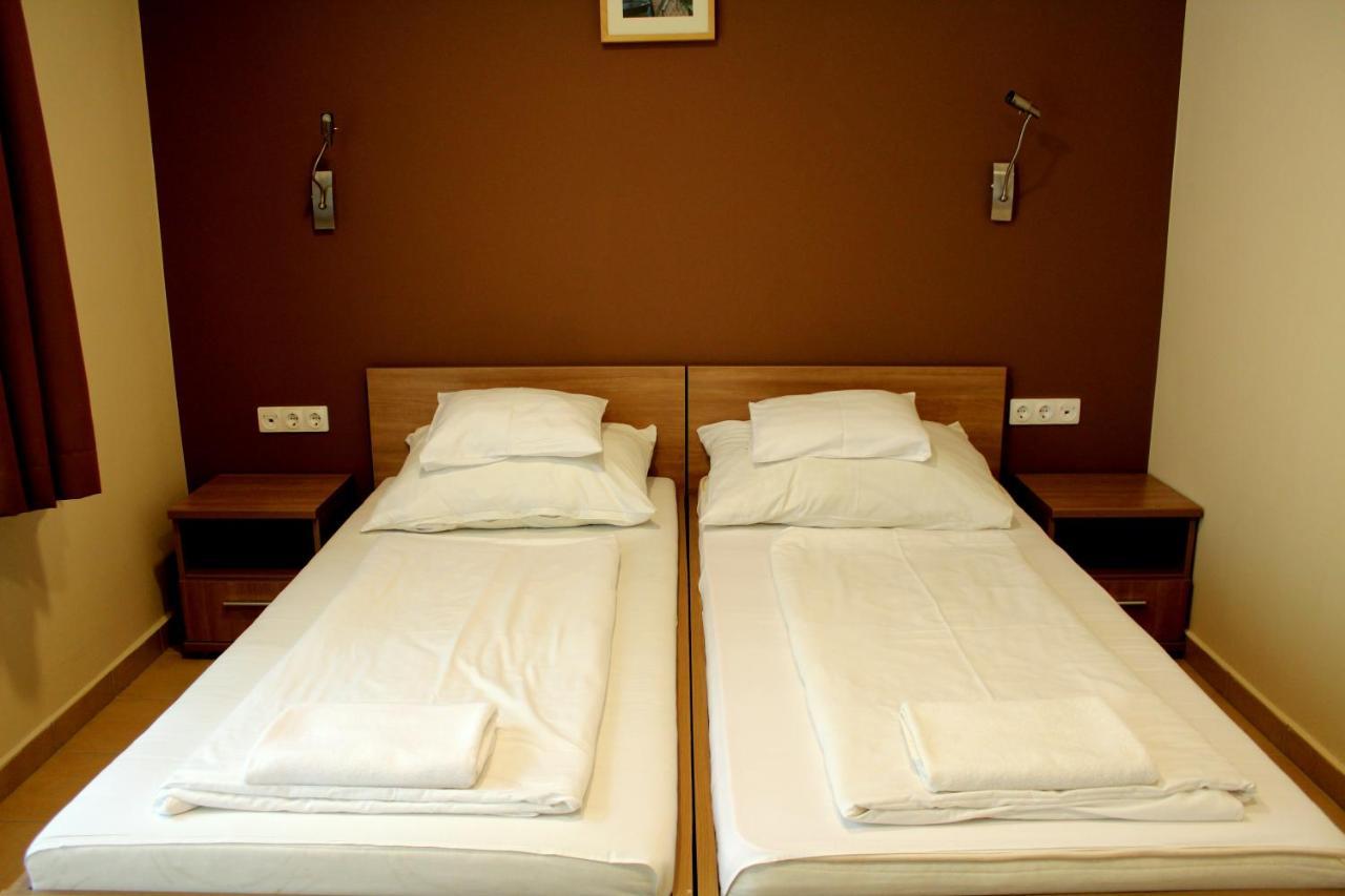 Bf Hotel Balatonfoldvar Bagian luar foto